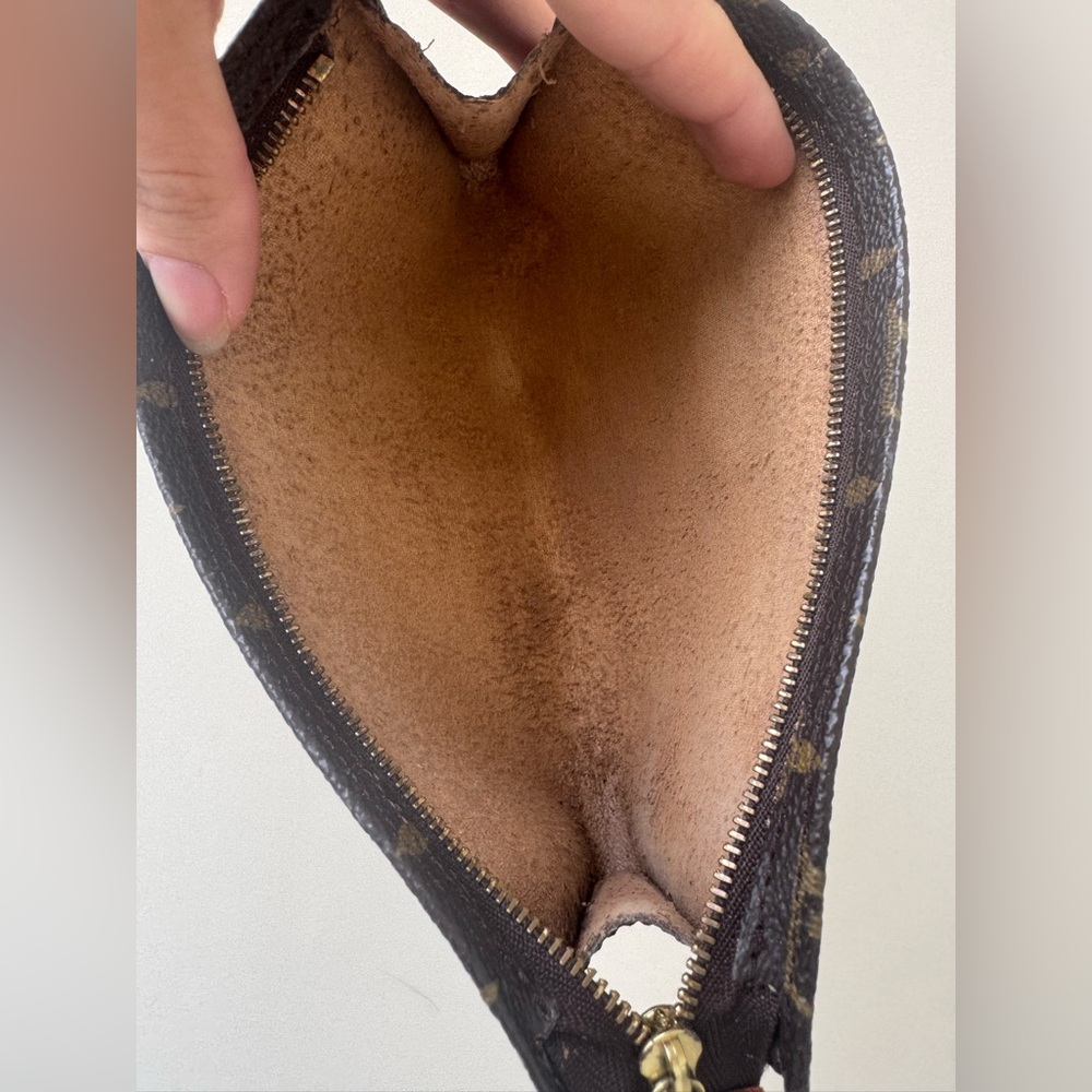 LOUIS VUITTON POUCHETTE - Picture 6 of 7